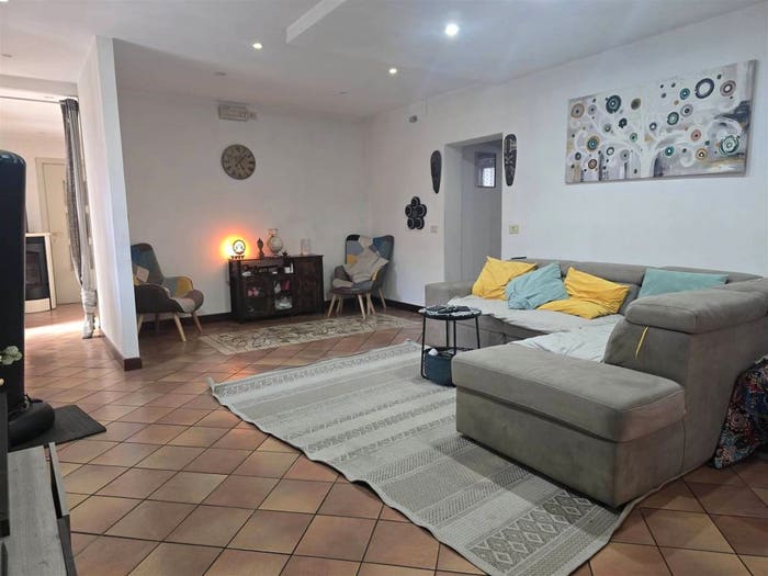 Casa con 6 locali in vendita in via novembre, Centro, Zero Branco