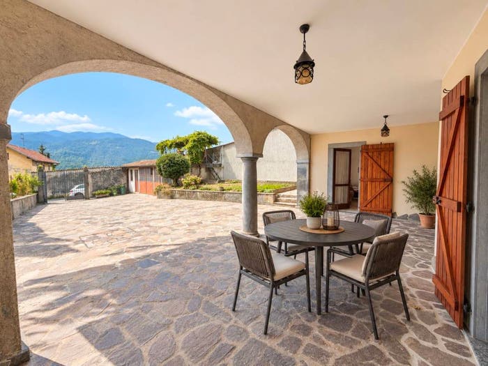 Appartamento trilocale in vendita in Via San Narno, Centro, Clusone