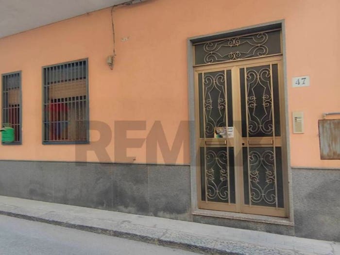 Appartamento quadrilocale in vendita in VIA SIRACUSA, Centro, Caltagirone