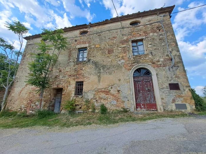 Casa con 6 locali in vendita in Gavignano, Poggibonsi
