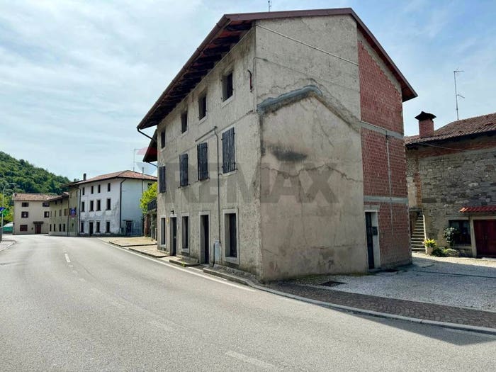 Casa trilocale in vendita in VIA DIVISIONE JULIA, Centro, Faedis