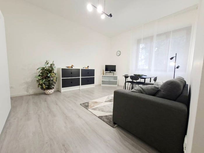 Appartamento monolocale in affitto in Via Guglielmo Ferrero, Famagosta, Milano