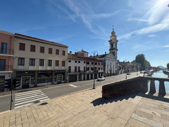 Appartamento trilocale in vendita in Via Pescheria, Battaglia Terme