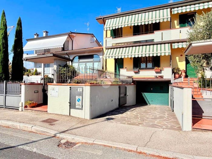 Casa con 5 locali in vendita in Via Bolsena, Fornacelle, Montemurlo