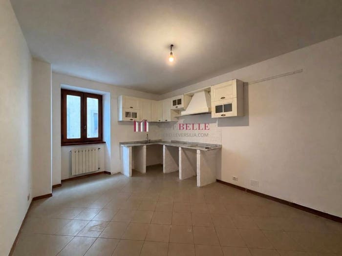 Appartamento trilocale in vendita in Via Vittorio Emanuele, Camaiore Paese, Camaiore