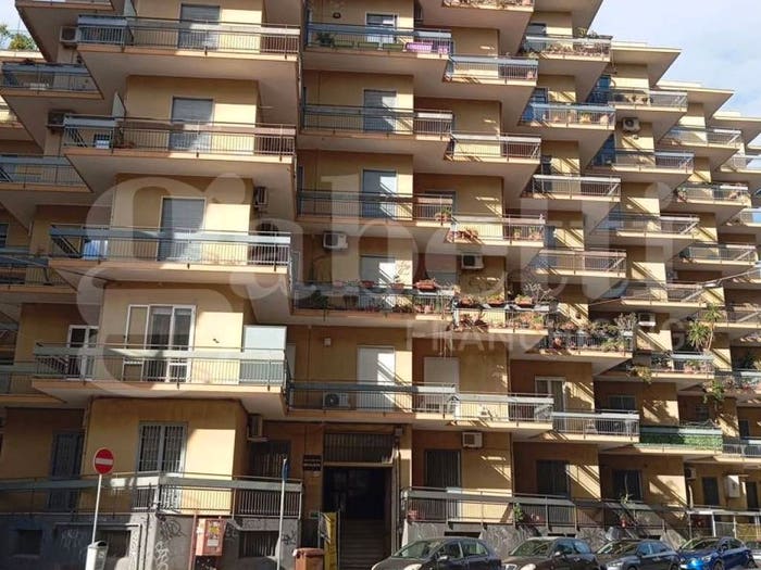 Appartamento quadrilocale in vendita in Via Lavaggi, Cibali, Catania