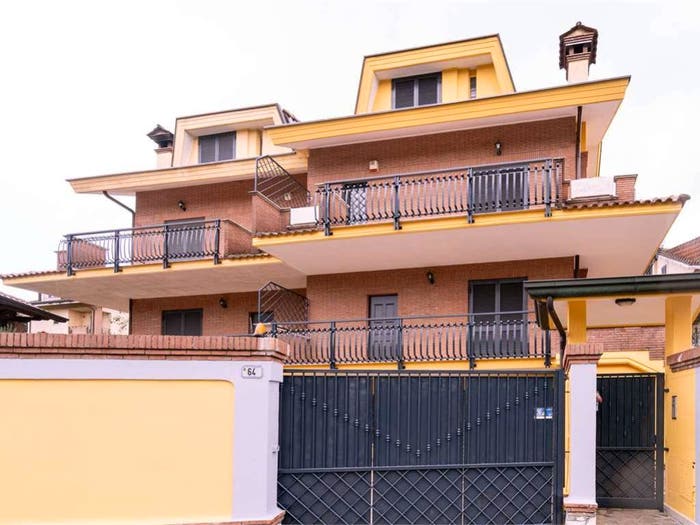 Casa con 6 locali in vendita in Via degli Aurunci, Tribunale, Frosinone