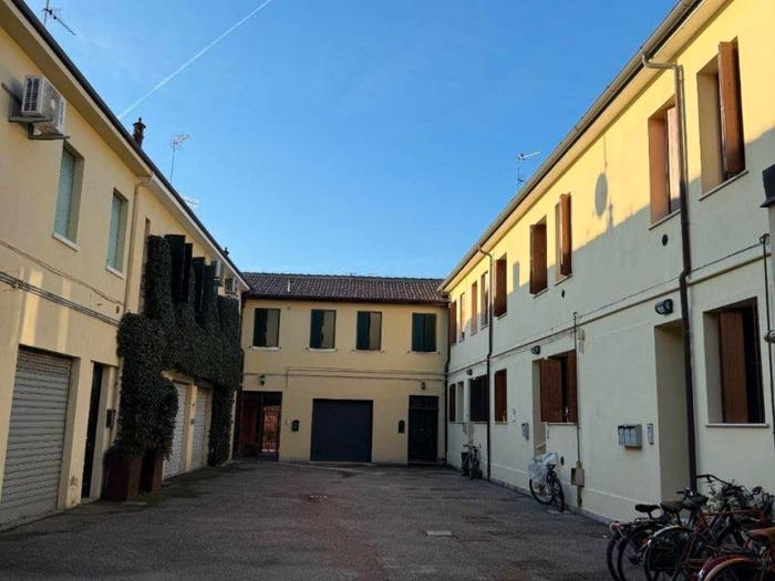 Appartamento con 5 locali in vendita in Via Mentana, Centro Storico, Ferrara