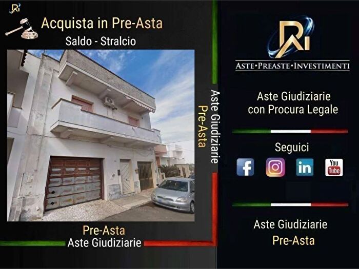 Appartamento con 6 locali in vendita in Via Vincenzo Monti, Centro, Leverano