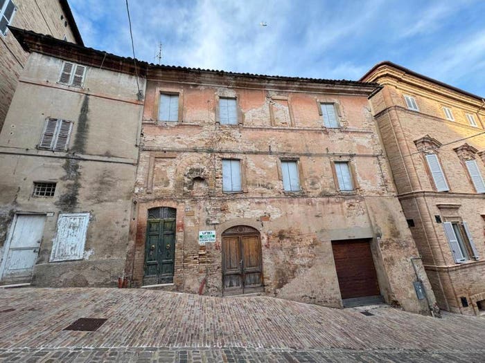 Casa con 6 locali in vendita in Centro, Fermo