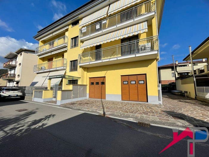 Appartamento trilocale in vendita in Via San Francesco D'Assisi, Centro, Cisano Bergamasco