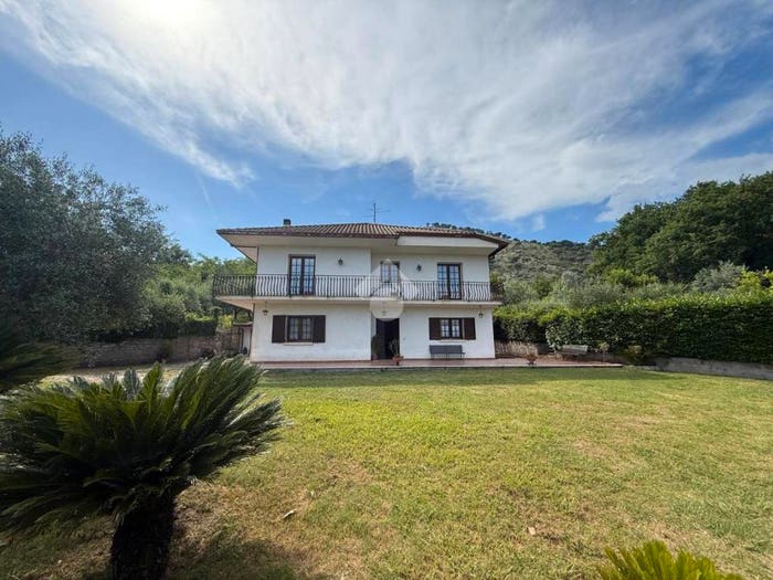 Casa con 6 locali in vendita in Via Santa Maria di Trocchio, Cervaro