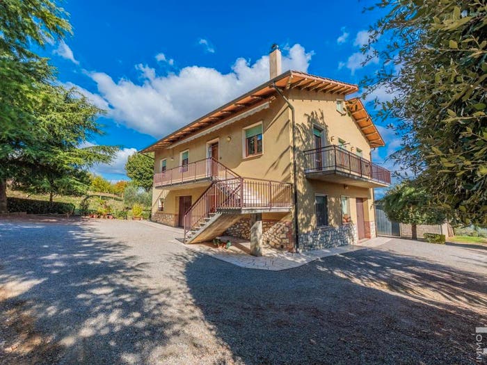 Casa con 6 locali in vendita in Strada Provinciale Traversa di Montepulciano, Centro, Montepulciano