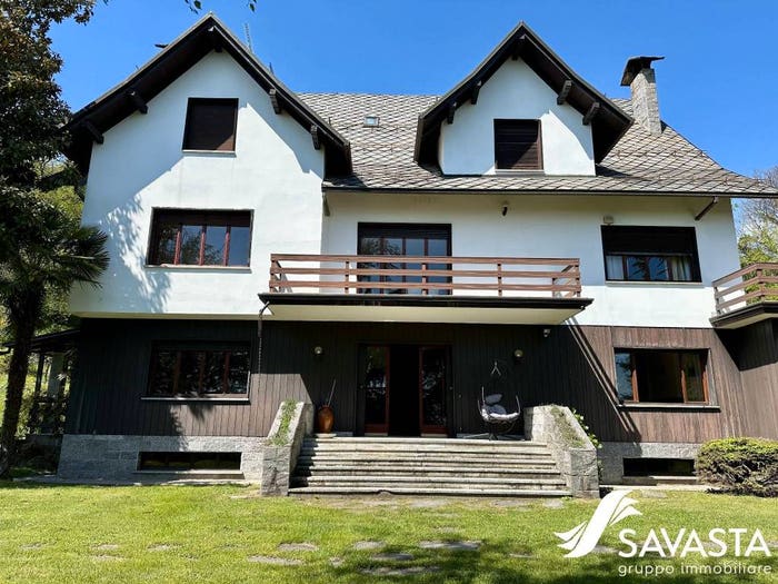 Casa con 6 locali in vendita in Via Gianni Vignola, Montrigiasco, Arona