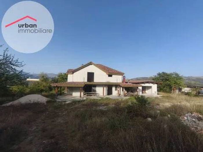 Casa con 6 locali in vendita in Via Giovanna D'Arco, Roio, L'Aquila
