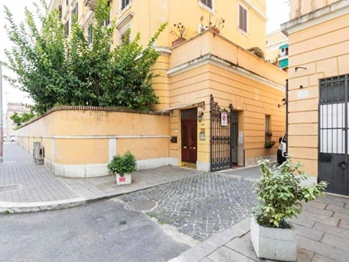 Appartamento bilocale in vendita in Via Giovanni da Castel Bolognese, Trastevere, Roma