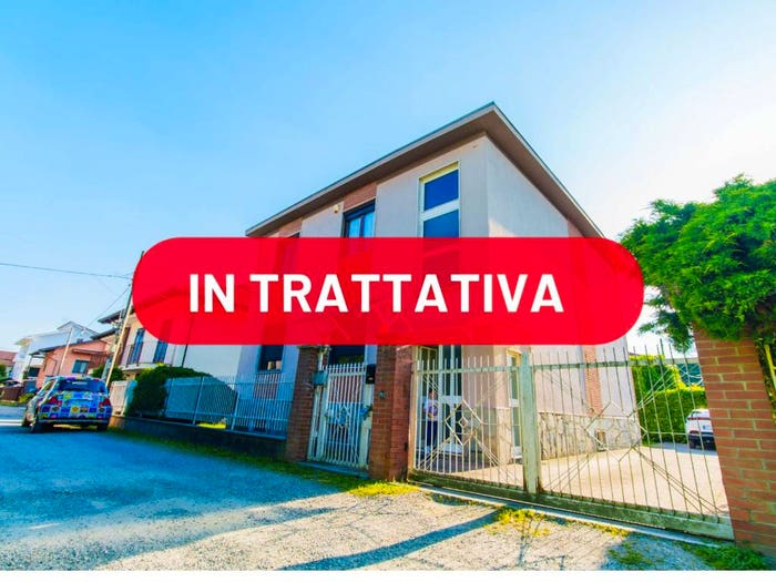 Casa trilocale in vendita in Via Guido Gozzano, Centro, Leinì