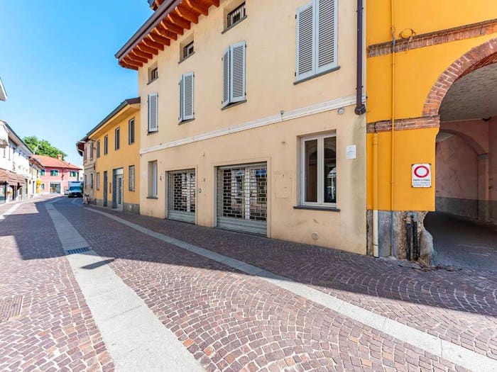 Appartamento trilocale in vendita in Piazza Angelo Borroni, Centro, Lainate
