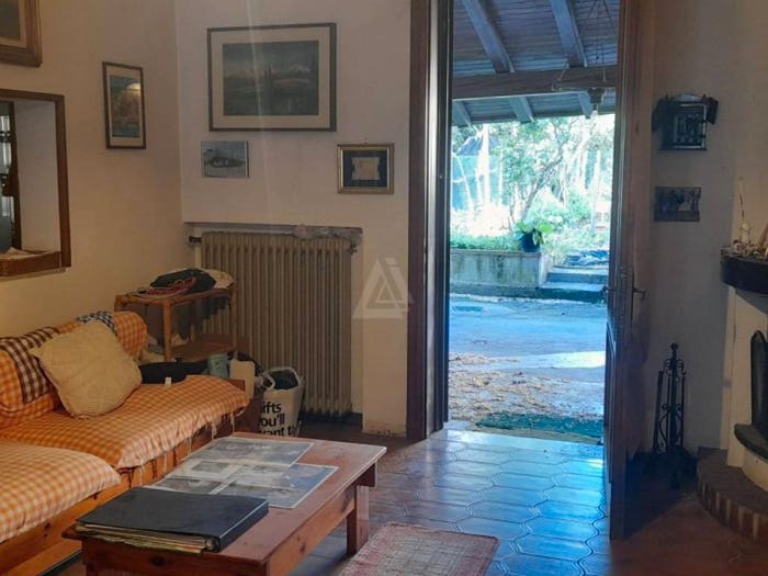 Casa trilocale in vendita in Piazza Undici Febbraio, Centro, Castello di Godego