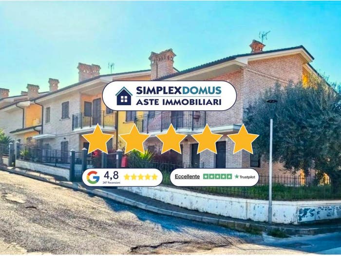 Appartamento con 6 locali in vendita in Via Machiavelli, Troviggiano, Cingoli