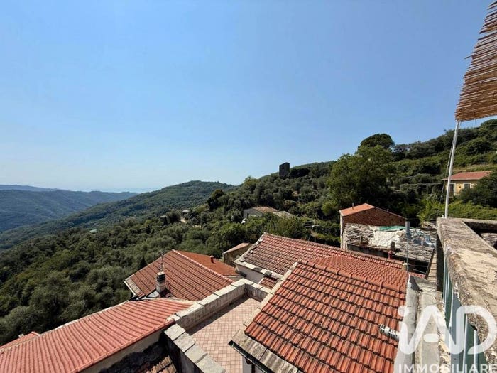 Casa trilocale in vendita in Prelà