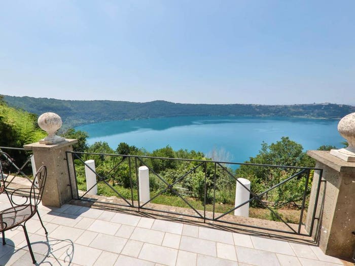 Casa con 6 locali in vendita in Via Spiaggia del Lago, Centro, Castel Gandolfo