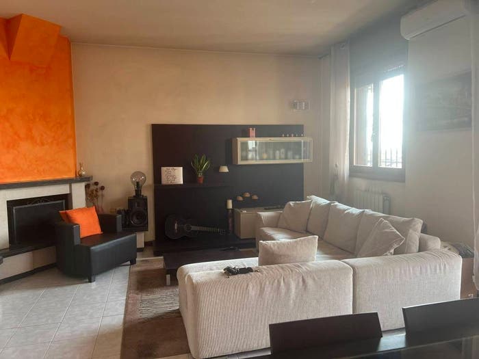 Casa trilocale in vendita in Via Angelo Cazzaniga, Centro, Brugherio