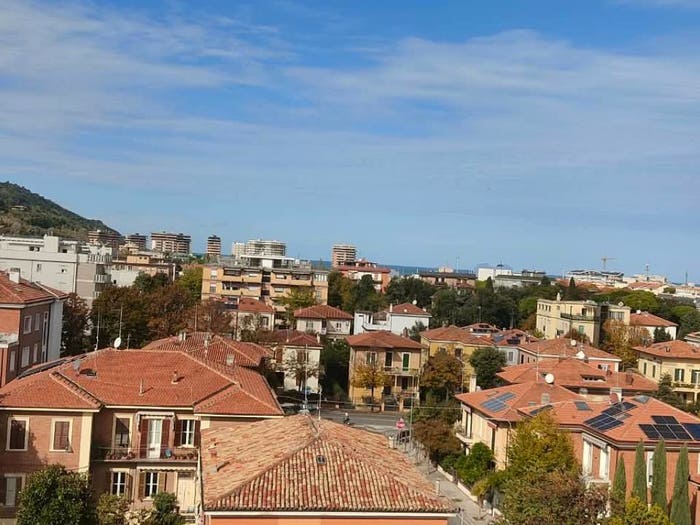Appartamento con 5 locali in vendita in Viale dei Partigiani, Centro Mare, Pesaro