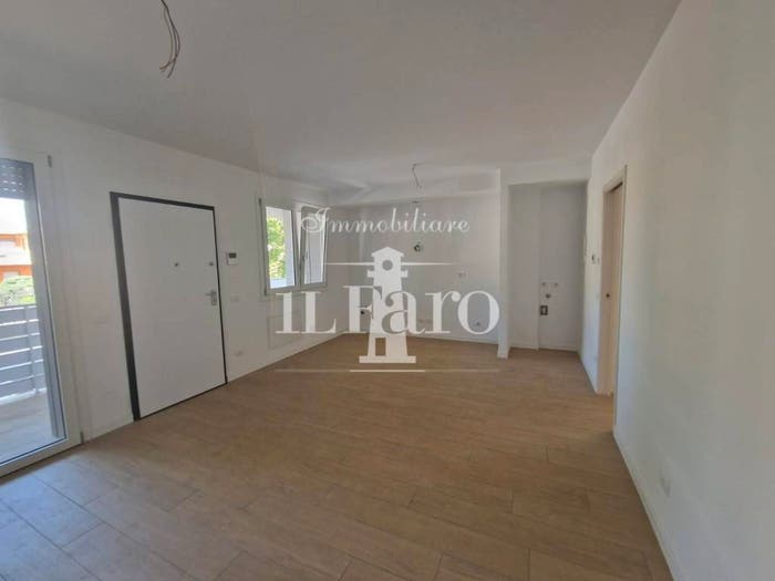 Appartamento trilocale in vendita in Via delle Viole, Centro, Campi Bisenzio