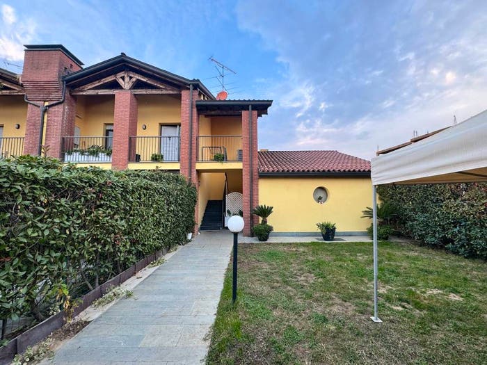 Appartamento trilocale in vendita in Via San Rocco, Zeccone