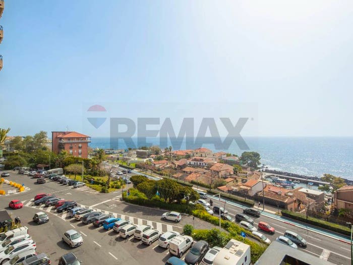 Appartamento con 6 locali in vendita in via alcide de gasperi, Guardia Li Cuti, Catania