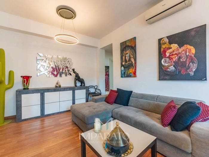 Appartamento trilocale in vendita in Via Melchiorre Gioia, Centrale, Milano