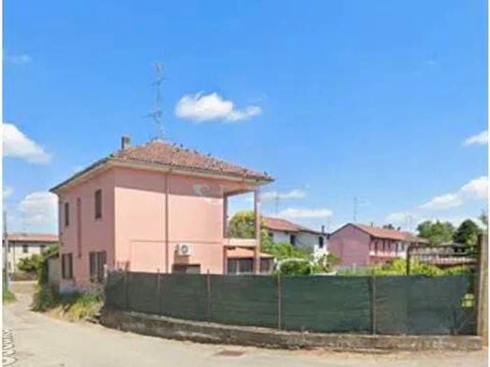 Casa con 6 locali in vendita in Vicolo Ossario, Centro, Palestro