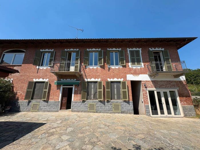 Casa con 6 locali in vendita in via Casariglio, Centro, Cunico
