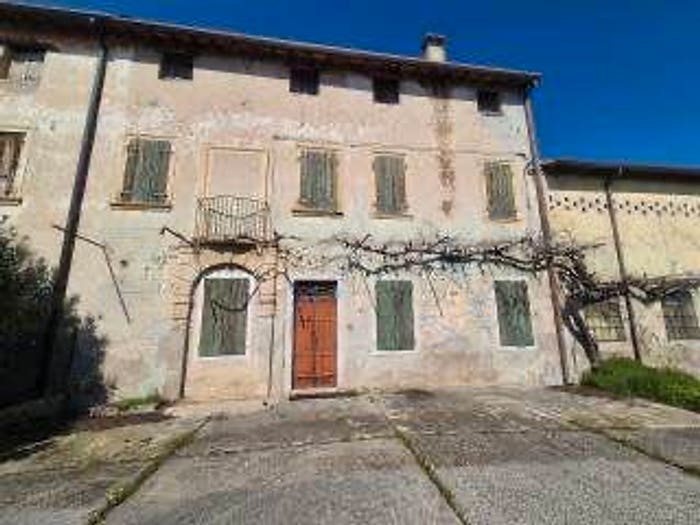 Casa con 6 locali in vendita in Caselle, Isola della Scala