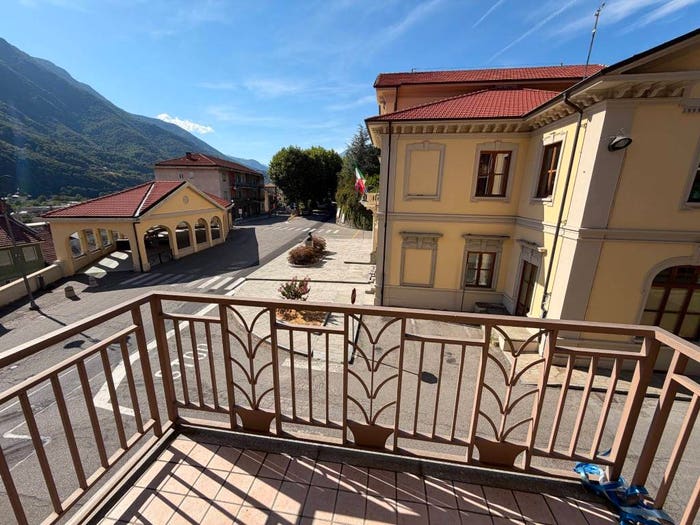 Appartamento con 5 locali in vendita in Piazza della Libertà, Villar Perosa