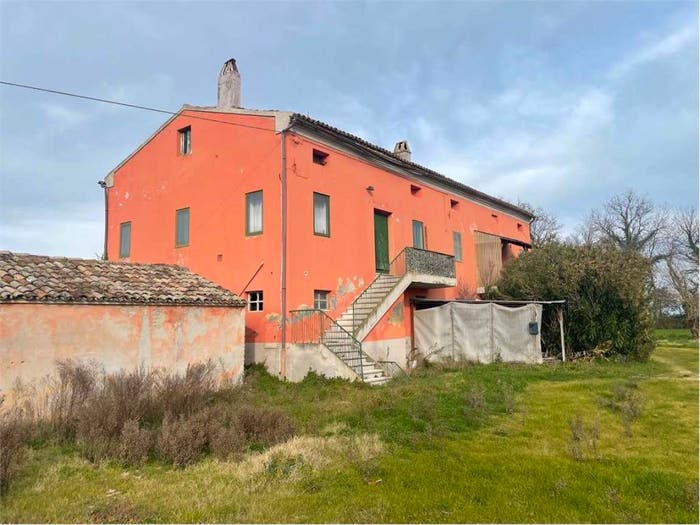 Casa con 6 locali in vendita in San Firmano, Montelupone