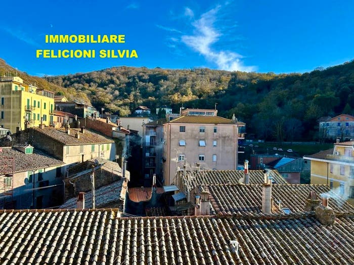 Appartamento trilocale in vendita in Via Civitavecchia, Centro, Allumiere