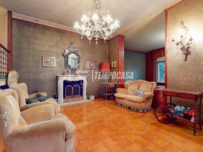 Casa con 6 locali in vendita in Strada Dosso del Corso F, Dosso del Corso Chiesanuova, Mantova
