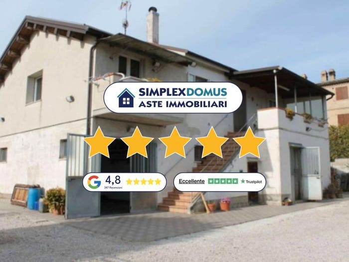 Casa con 6 locali in vendita in Via Piemarano, Lapedona