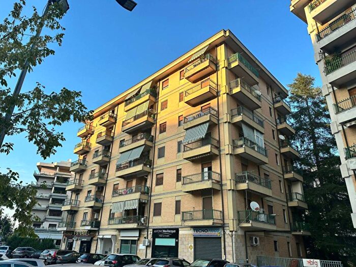 Appartamento quadrilocale in vendita in Via Guglielmo Marconi, Panebianco Tribunale, Cosenza