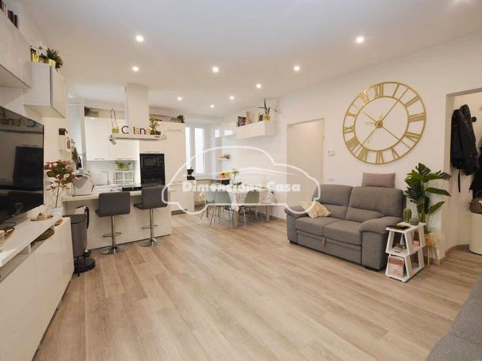 Appartamento con 5 locali in vendita in Piazza del Carmine, Piazza Anfiteatro Torre Guinigi, Lucca