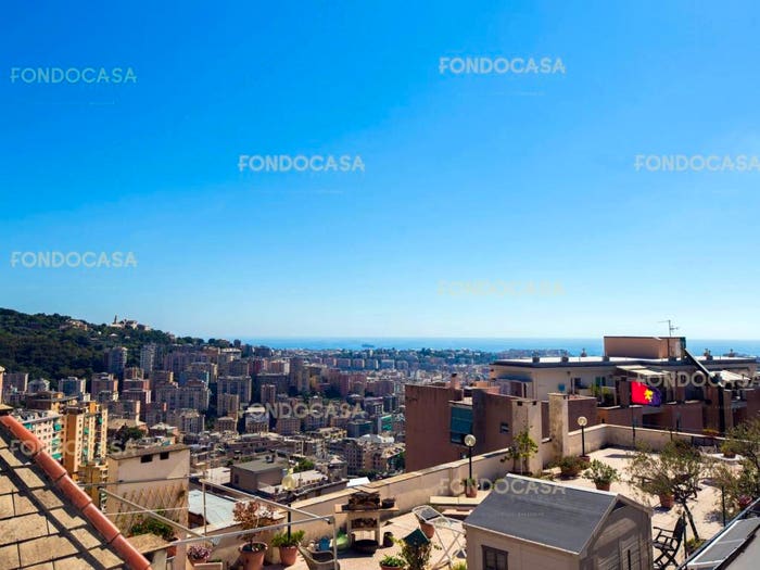 Appartamento con 6 locali in vendita in Via Enrico Hillyer Giglioli, Marassi, Genova