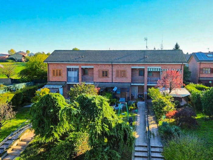 Casa con 6 locali in vendita in Via Poirino, Isolabella