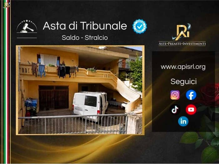 Casa con 6 locali in vendita in Via Generale Sanna, Samugheo