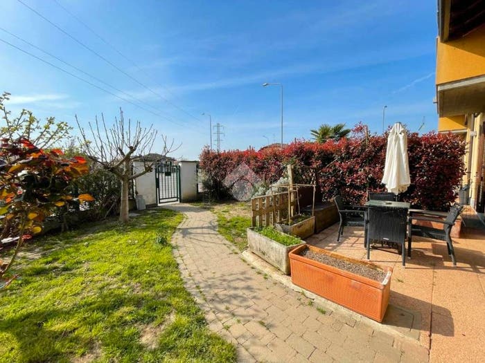 Casa con 5 locali in vendita in Via Kennedy, Centro, Cassolnovo