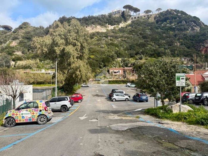 Appartamento bilocale in vendita in Via S Montano, Centro, Forio