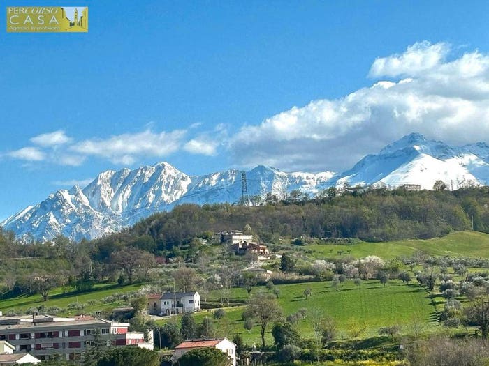 Appartamento quadrilocale in vendita in Viale Risorgimento, Centro, Montorio al Vomano