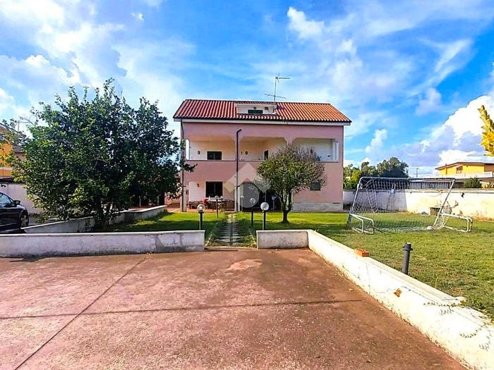 Casa con 6 locali in vendita in Via palmanova, Idrovora, Ardea