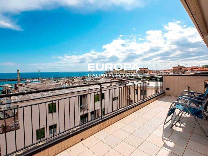Casa trilocale in vendita in Corso Giuseppe Garibaldi, Porto Vecchio, Sanremo